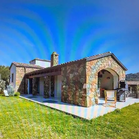 Villa Elegante Vista Mare Con Giardino Privato Costa Rei *