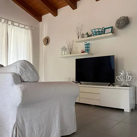 Villa Elegante Vista Mare Con Giardino Privato Costa Rei